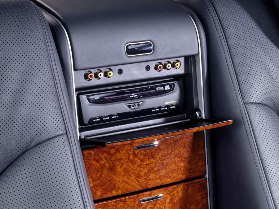Детали интерьера Maybach 62 (V240) 2002 года  (фото 190 из 248)